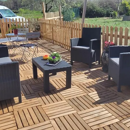 Caenee: Naturist Retreat With Vintage And Jacuzzi Paillote Guest house